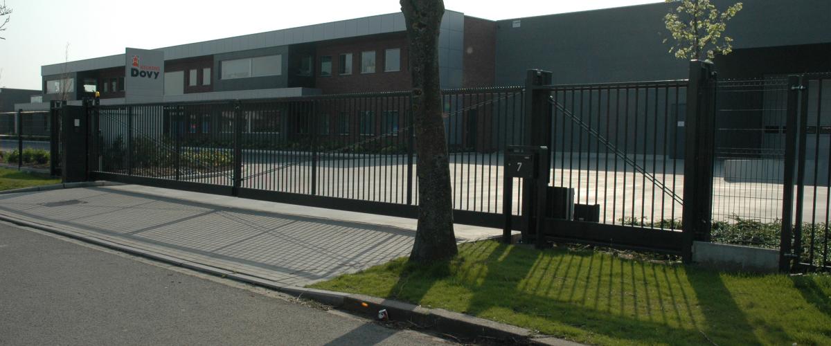 Dubbele zelfdragende schuifpoort type Junior - 16 meter opening